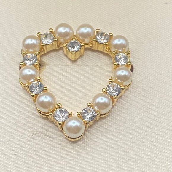 Vintage Marvella Heart Brooch Gold Tone Faux Pearl Rhinestone Pin Original Box - Picture 2 of 7